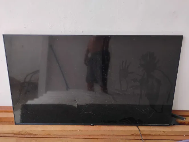 SMART TV LG 50 TELA QUEBRADA