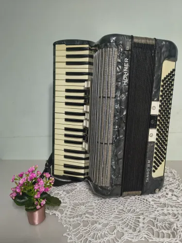 Acordeon Sanfona Hohner Tango III M