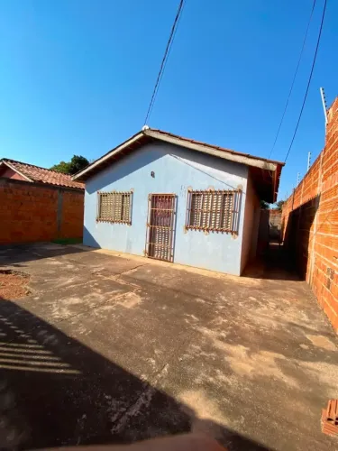 casa murada no bairro jequitibá varzea grande