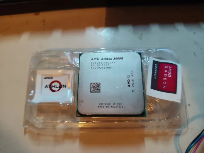 PROCESSADOR AMD RYZE ATHLON 3000G, TWO CORE CACHE 5MB, 3500MHZ, AM4. 