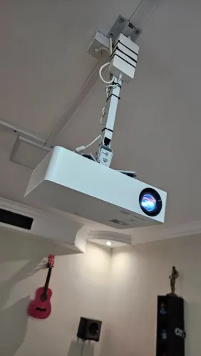 Projetor 4k LG hu70la