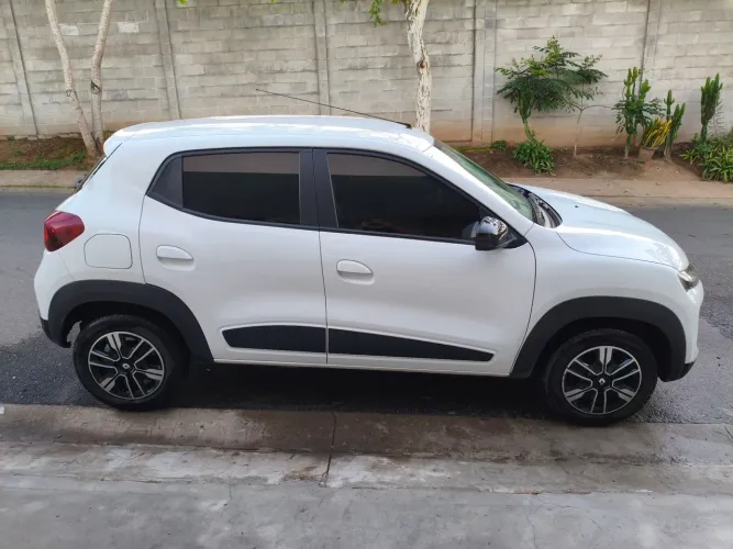 Renault Kwid Intense 1.0 Flex 12V 5P Mec. 2023