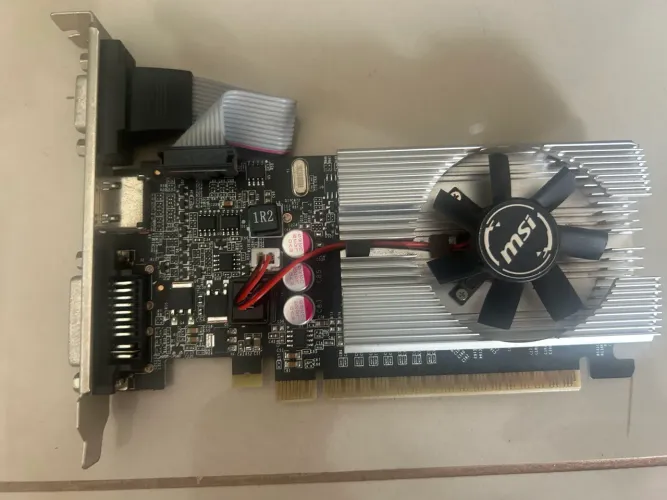 Placa de video nvidia 210 1g