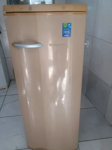 Geladeira 280 litros Electrolux 