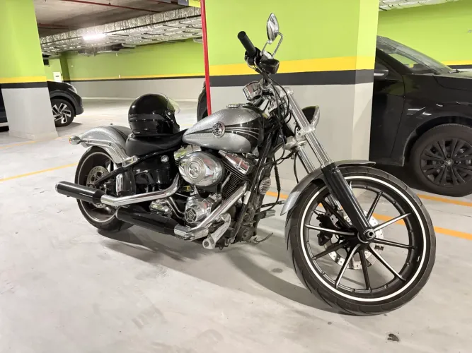 Harley-Davidson Breakout 2015