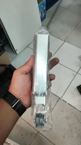 Mola hidráulica para porta da câmara.
