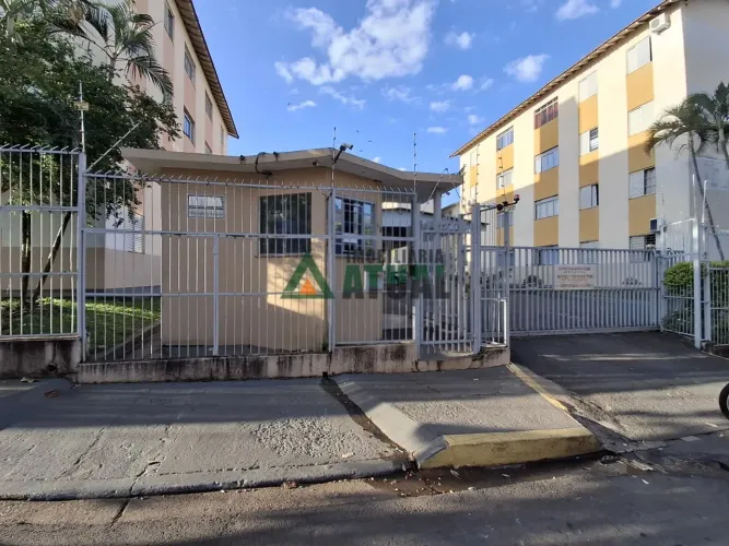 APARTAMENTO COM 2 QUARTOS A VENDA NA REGIÃO CENTRAL DE LONDRINA.