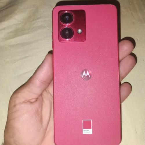 Moto g84