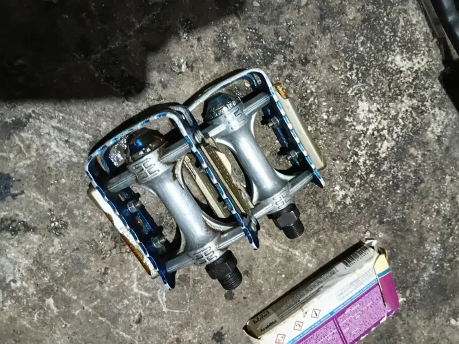 Par pedal kkt azul o par original de fábrica