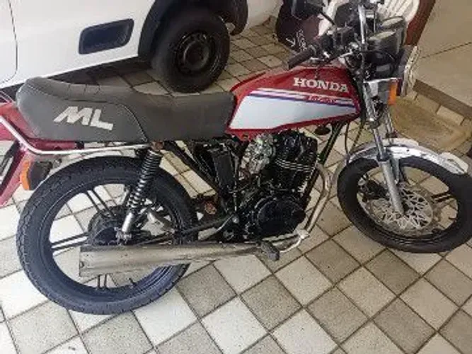 ML200 cilindradas