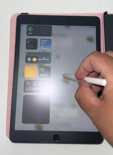 iPad 9ª Geração 256GB + Caneta Stylus WB + Capa Rosa | Seminovo