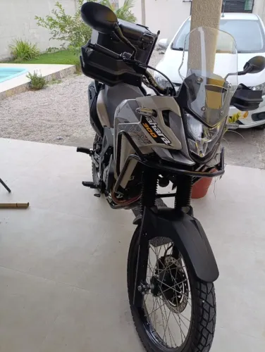 Honda Sahara 300 ADV 2024 completa