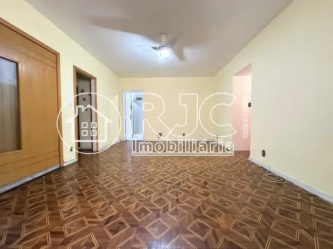 Apartamento : Padrão / Residencial / Tijuca