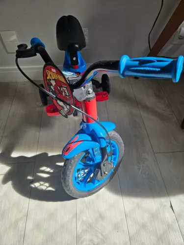 Bicicleta infantil do Homem Aranha aro 12