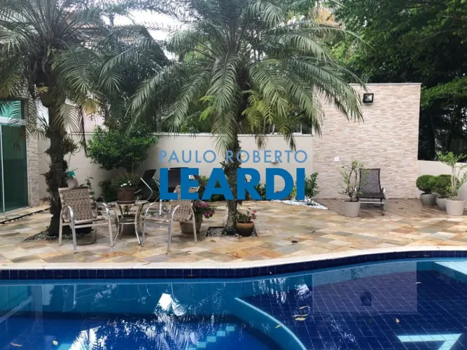 CASA EM CONDOMÍNIO - ALPHAVILLE 3 - SP