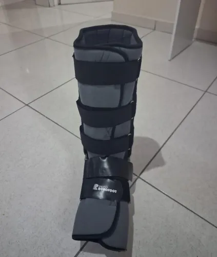 Bota Ortopédica com Velcro Reforçado - Pronta para Uso