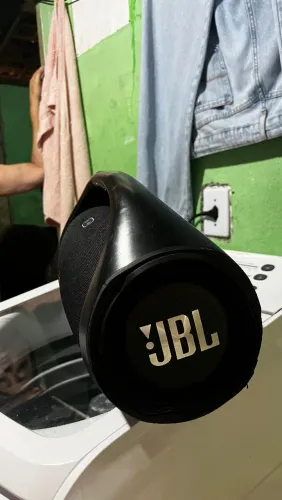Caixa JBL boombox