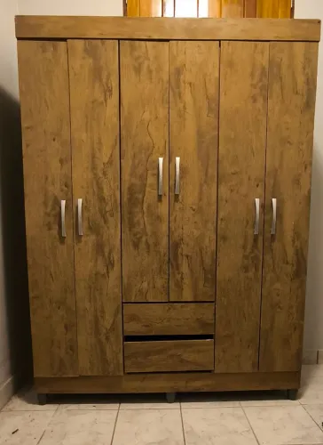 Guarda roupa 6 portas 2 gavetas