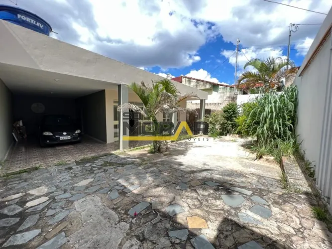 Venda de Casas / Padrão na cidade de Belo Horizonte