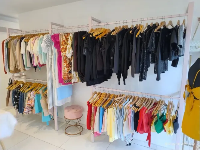 Móveis para loja de roupas