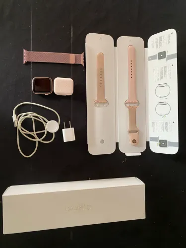 Apple Watch SERIES 4 CASE PINK 44MM. Todo original nada trocado.