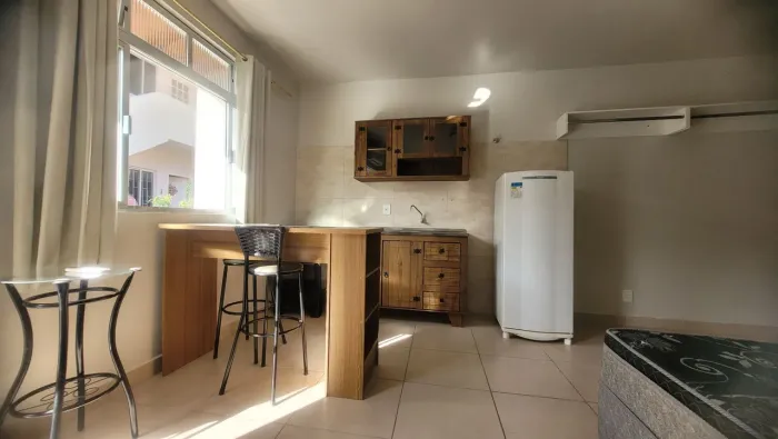 Studio mobiliado na praia da Armação
