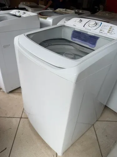 Vendo máquina Electrolux 16kg com garantia