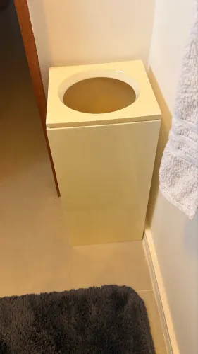 Cesto roupa resina