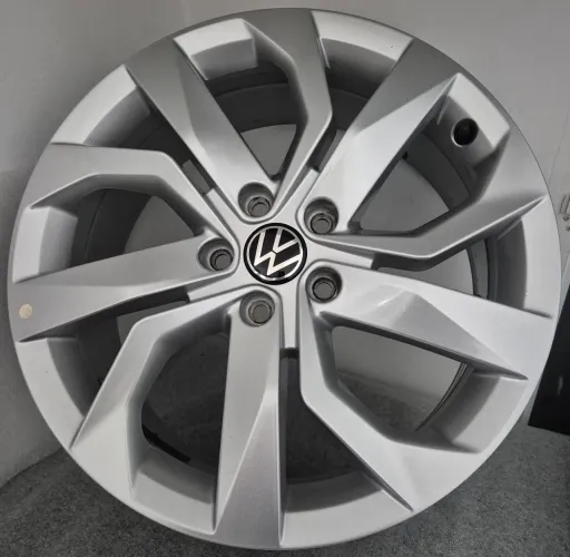 1 roda Vw Taos Comfortline aro 18