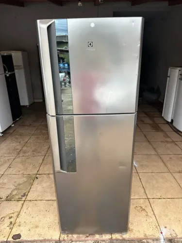 Geladeira Electrolux Frost Free inox semi nova (Entrego)