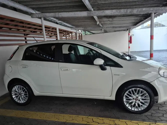 Fiat Punto Essence 1.6 Flex 16V 5P 2023