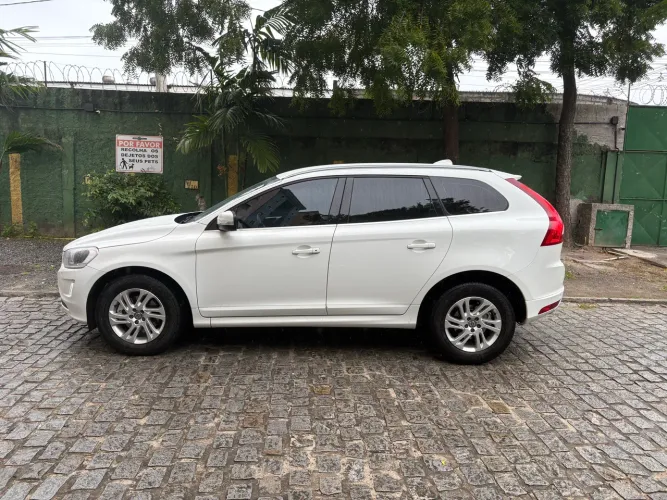 Volvo XC 60 T-5 Kinetic 2.0 245cv FWD 5P 2016