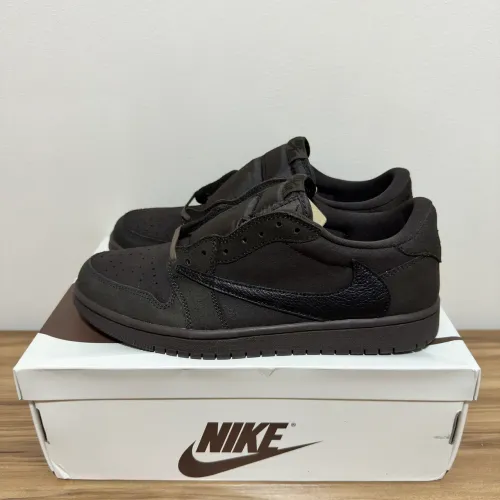 Travis Scott x Nike Air Jordan 1 Low OG SP Velvet Brown Tamanho 40.5 BR