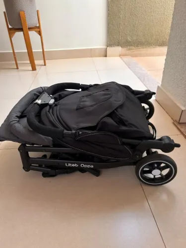 Carrinho de Bebe Compacto - fácil de transportar e carregar
