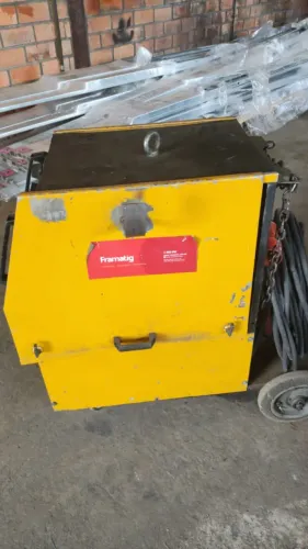 MAQUINA DE SOLDA ESAB MODELO SMASHWELD 315 