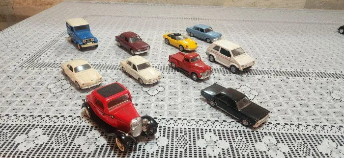 Carrinhos de metal - 10