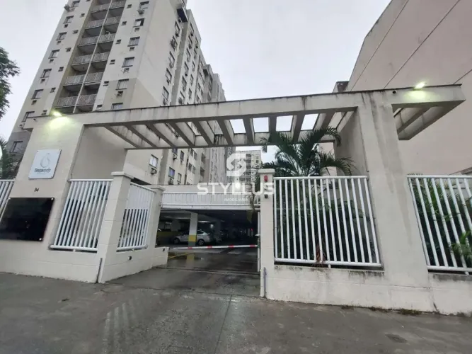 Apartamento Pronto para Morar em Cascadura com Varanda e Móveis Planejados! PA01X