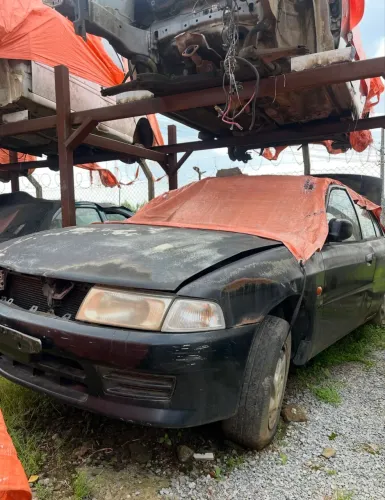 Peças Mitsubishi Lancer 96-99 sucata 