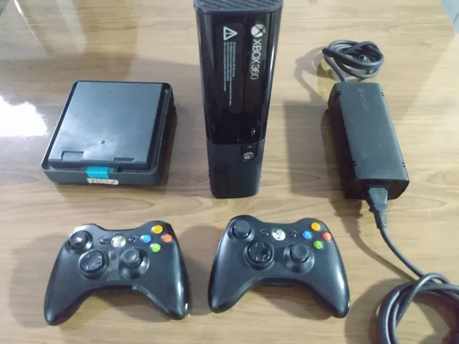 XBOX 360 Desbloqueado+2 Controles