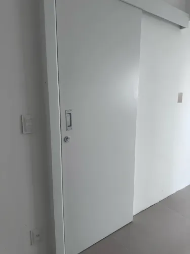 Porta de correr branca NOVA venda particular( não é loja)