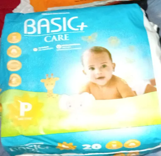 Cinco pacotes de fralda