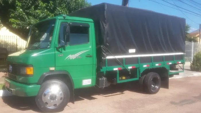 Caminhão MB 710
