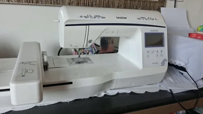 Máquina de Borda Brother Profissional Autovolt BP 1430L