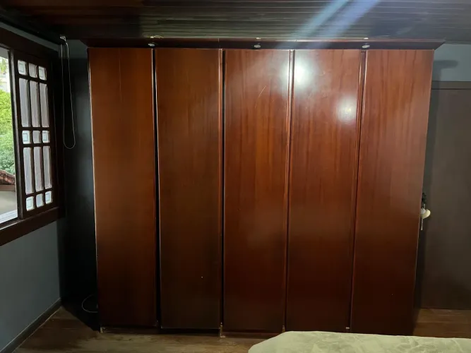 Guarda roupa mogno 5 portas 