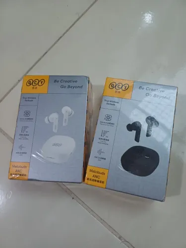 Fone QCY HT05 Preto/Branco LACRADO/NOVO