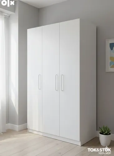 <br>?Guarda-Roupa Tok&Stok 100% MDF - 3 Portas - Branco (Estado de Novo)