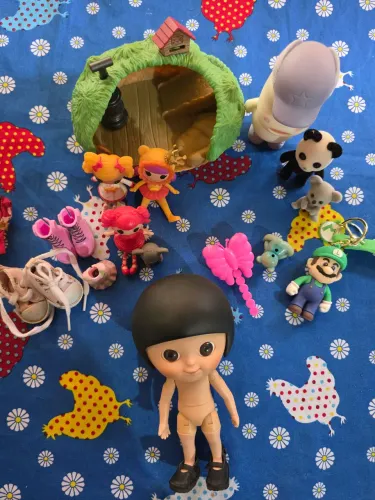 Lote de brinquedos lalaloopsy, sylvanian families, mui chan bjd