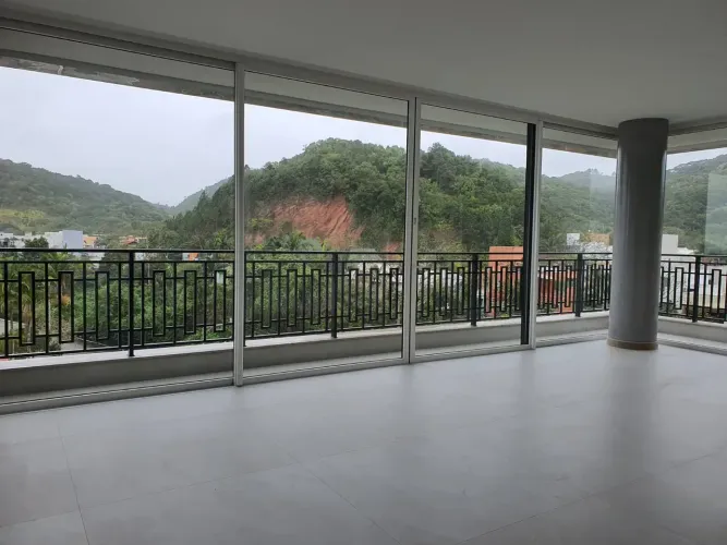 Praia Brava - Aceita Permuta - Lindo Apto com 3 Suites - 3 Vagas