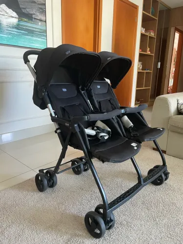 Carrinho de Bebê Gêmeos - Marca Chicco