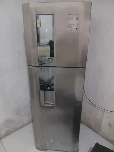 Geladeira Electrolux frostfree 700,00 POSSO ENTREGAR